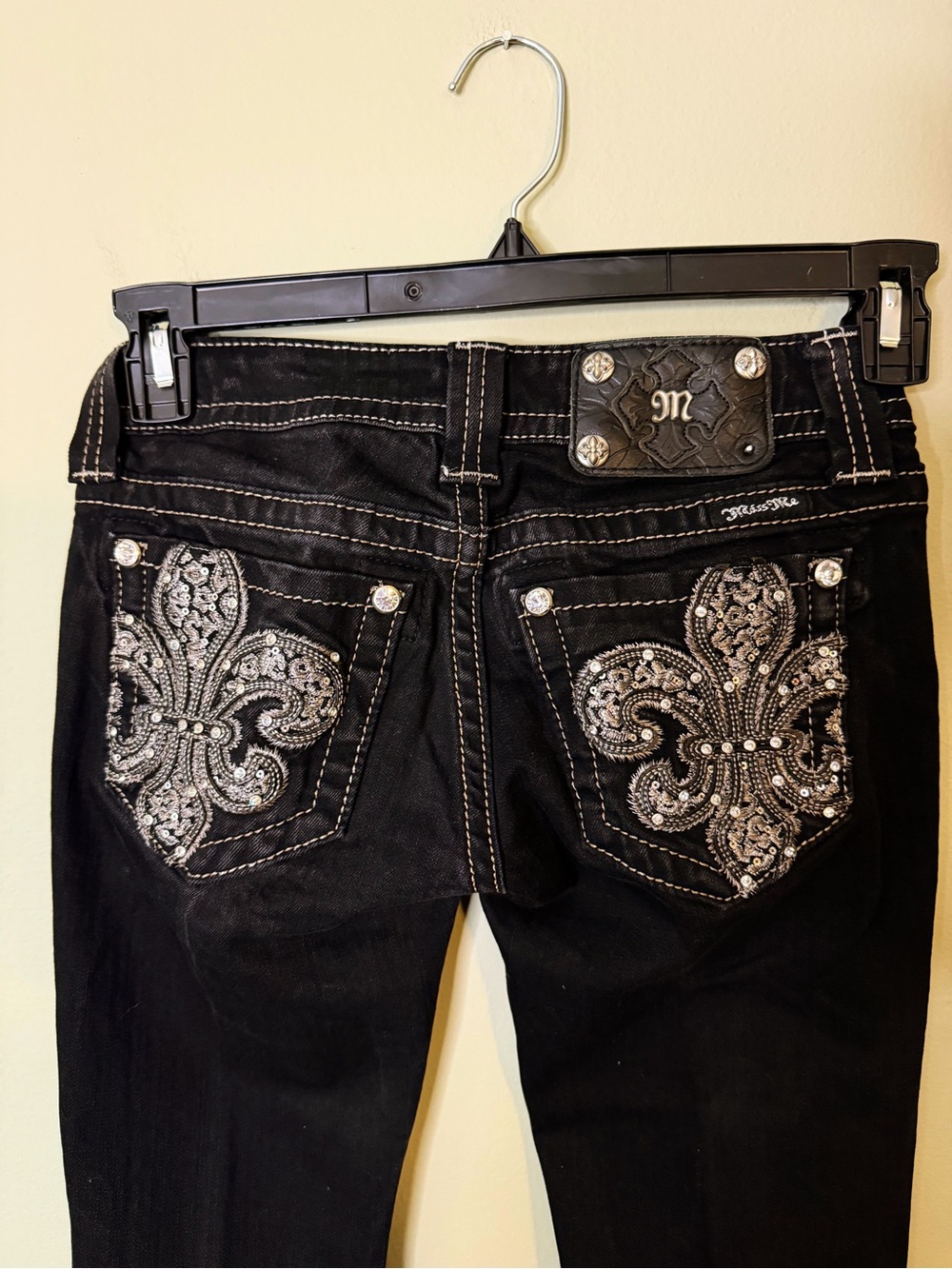 Gorgeous Y2K Like New Miss Me Black Skinny Jeans Embellished Pockets 32” Inseam